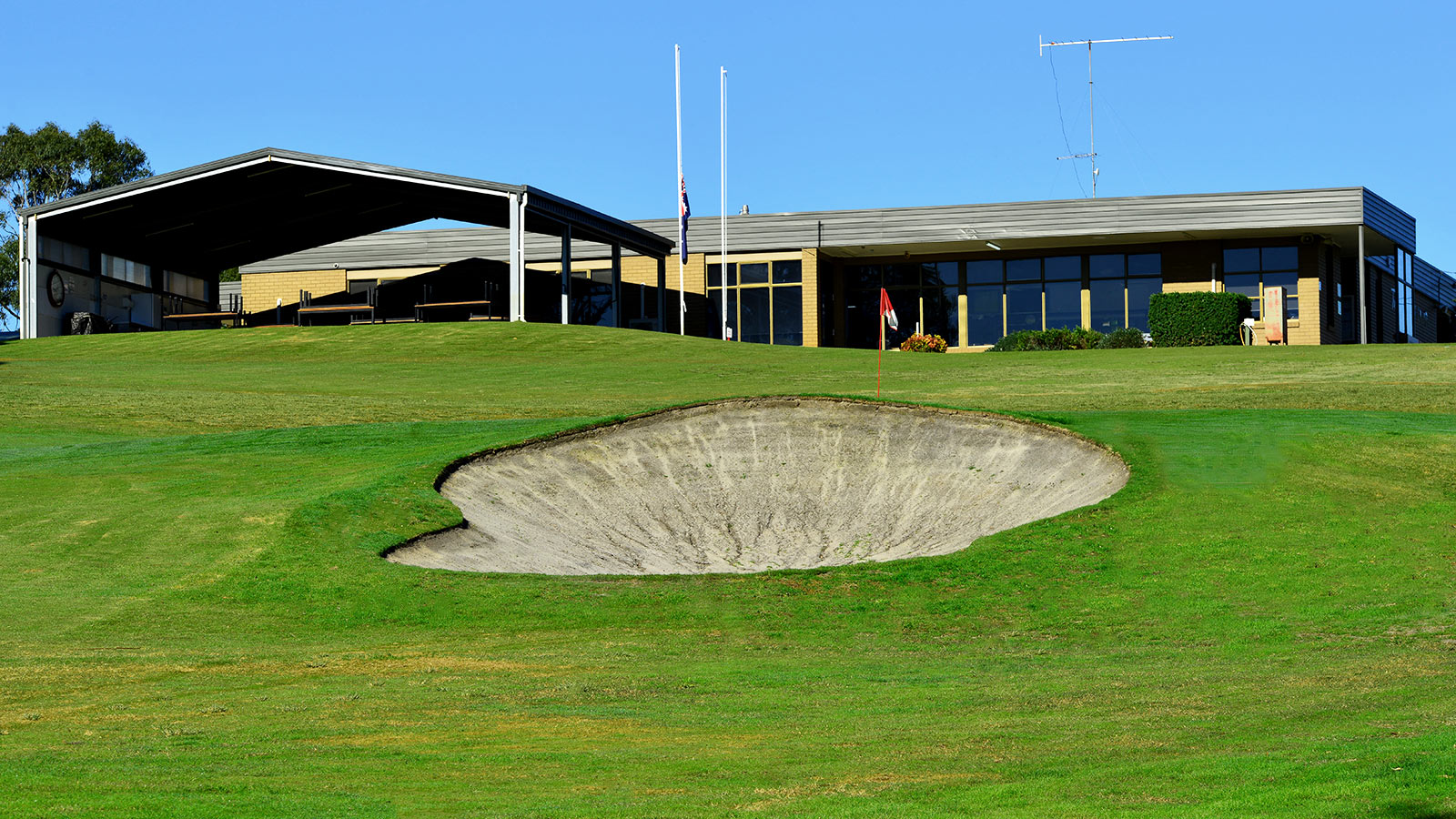 Join our weekly golf competions